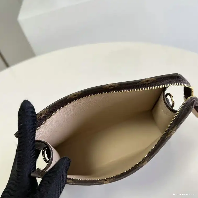 Fashionrep 2204YA0041 Bag LV 0715